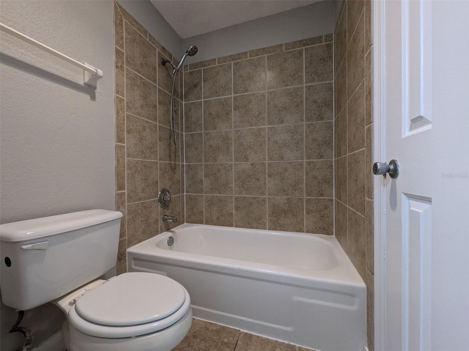 Image 23 of 31 For 940 Douglas Avenue 165