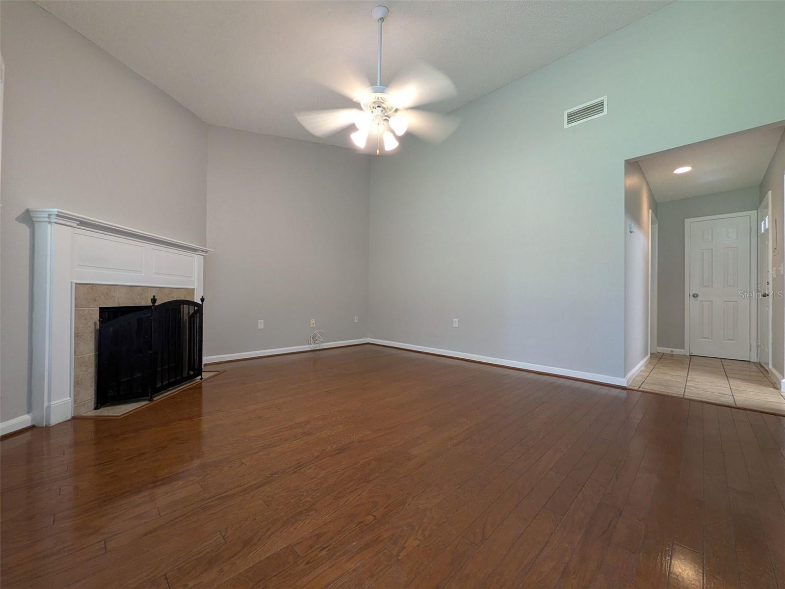 Image 8 of 31 For 940 Douglas Avenue 165