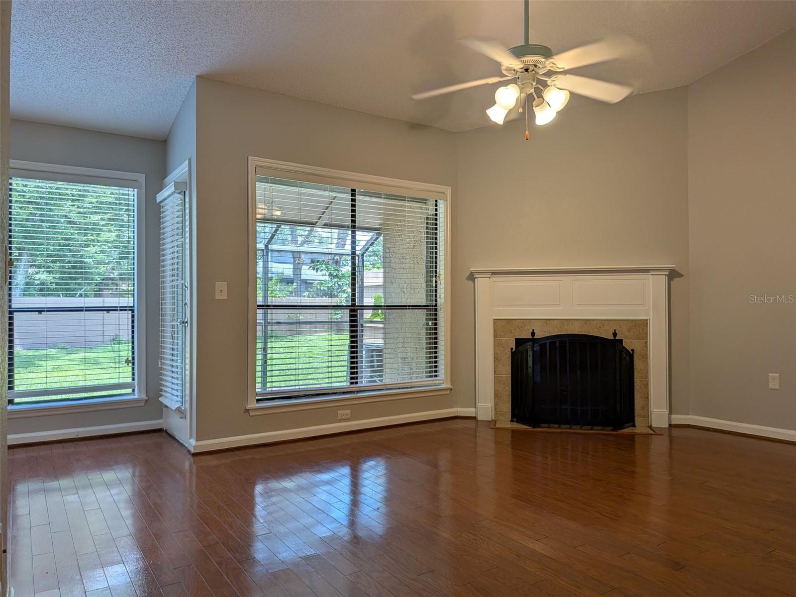 Image 9 of 31 For 940 Douglas Avenue 165
