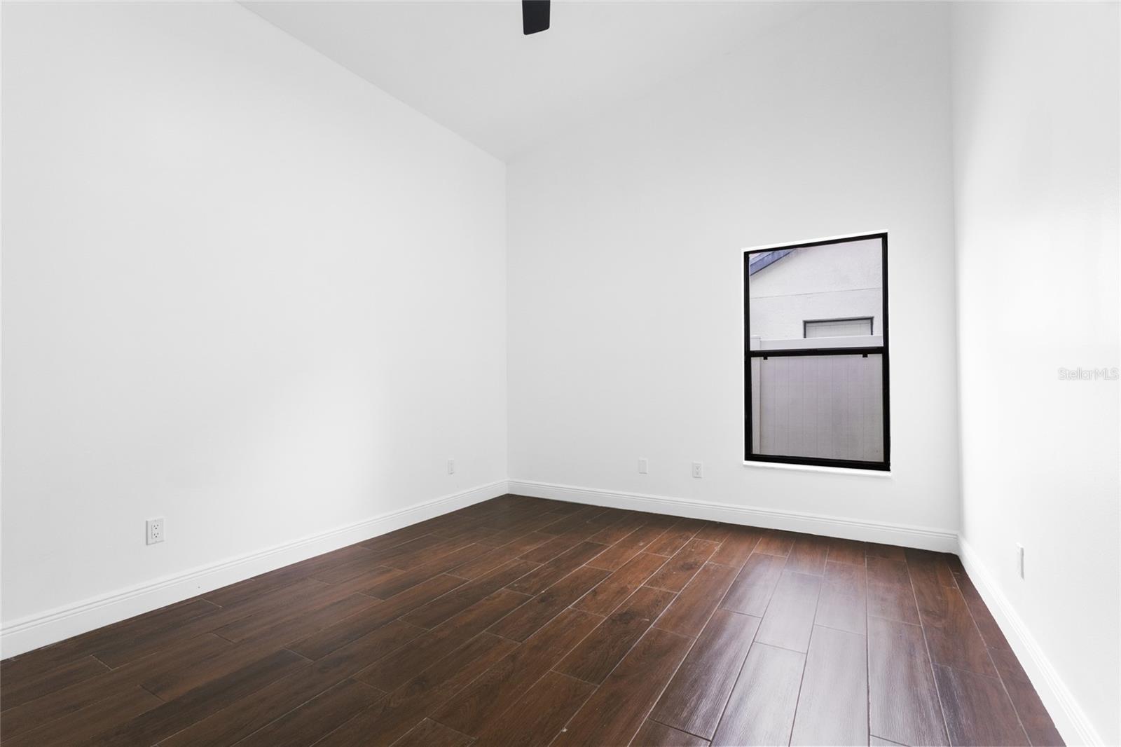 Image 17 of 40 For 12733 Newfield Drive