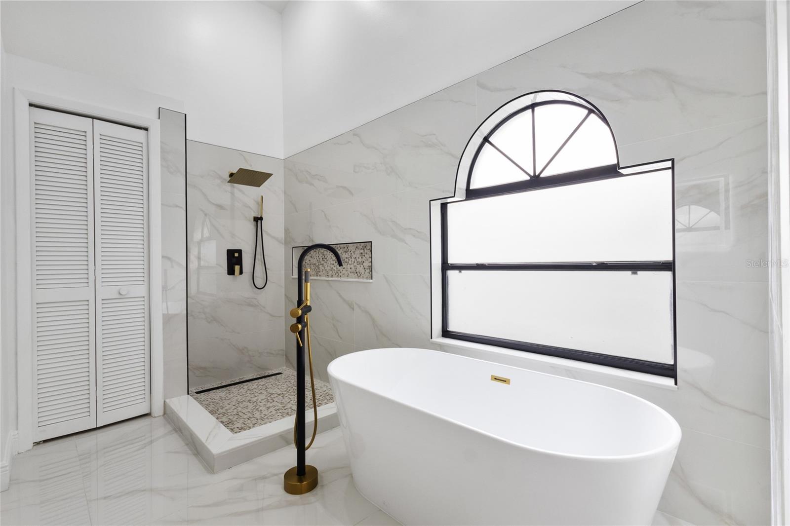 Image 32 of 40 For 12733 Newfield Drive