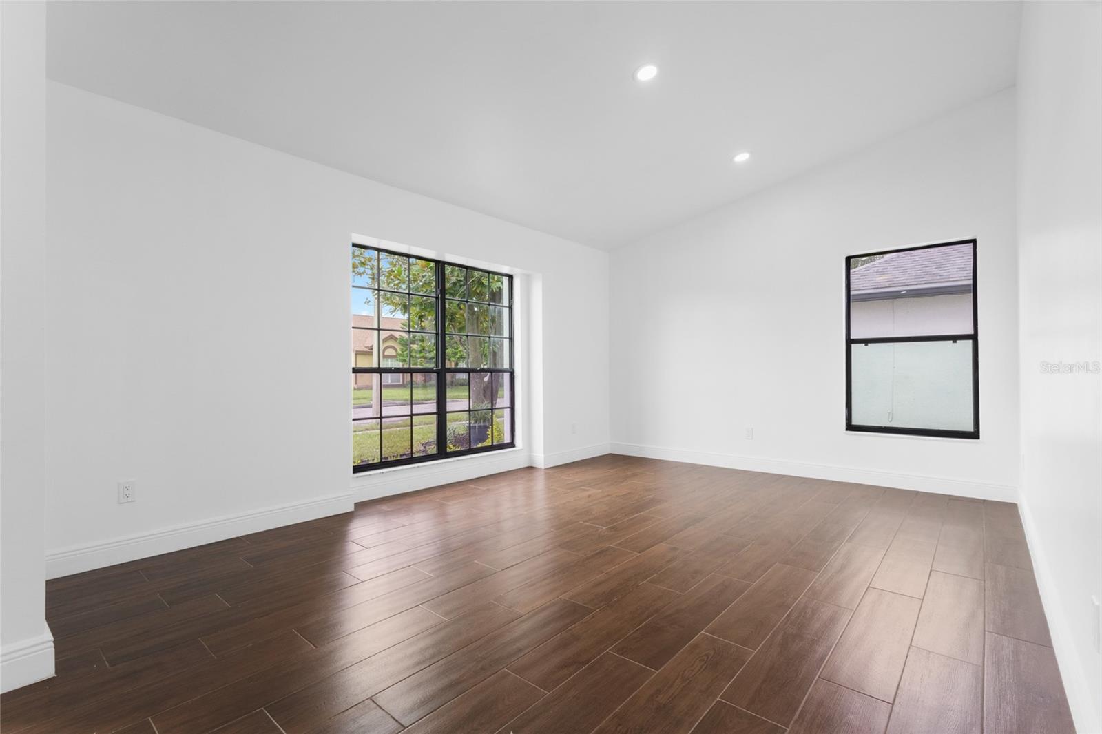Image 7 of 40 For 12733 Newfield Drive