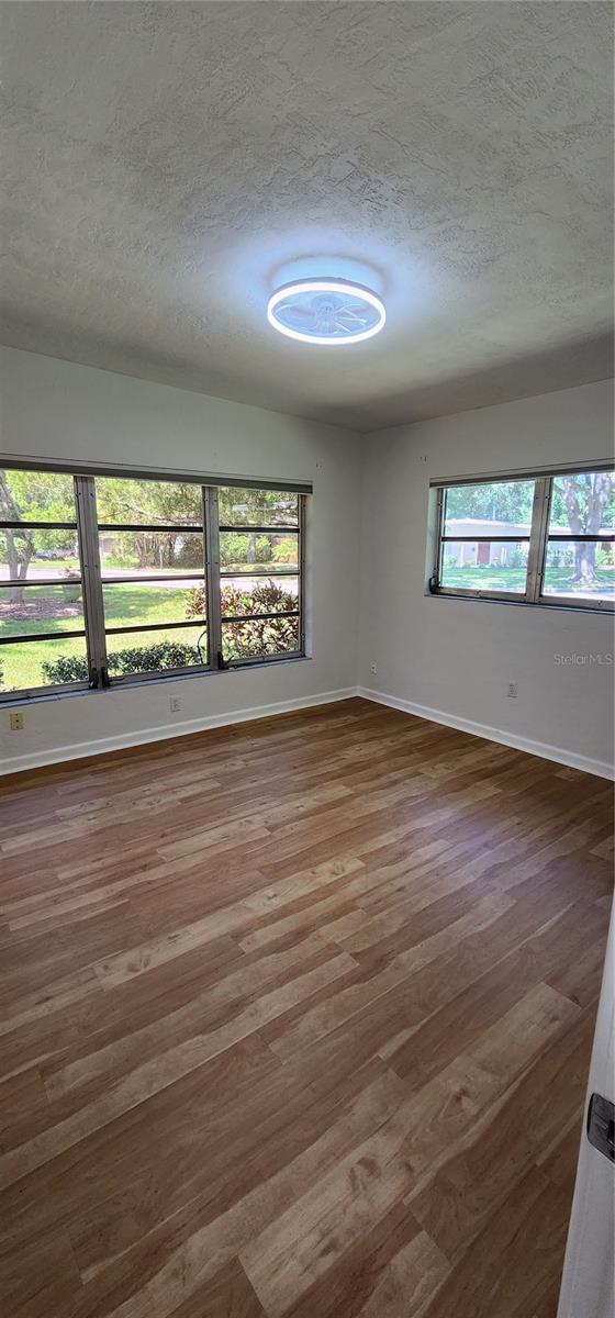 Image 3 of 20 For 424 Dunraven Drive