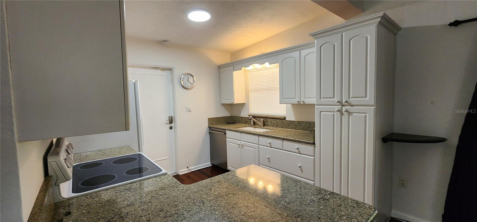 Image 8 of 20 For 424 Dunraven Drive