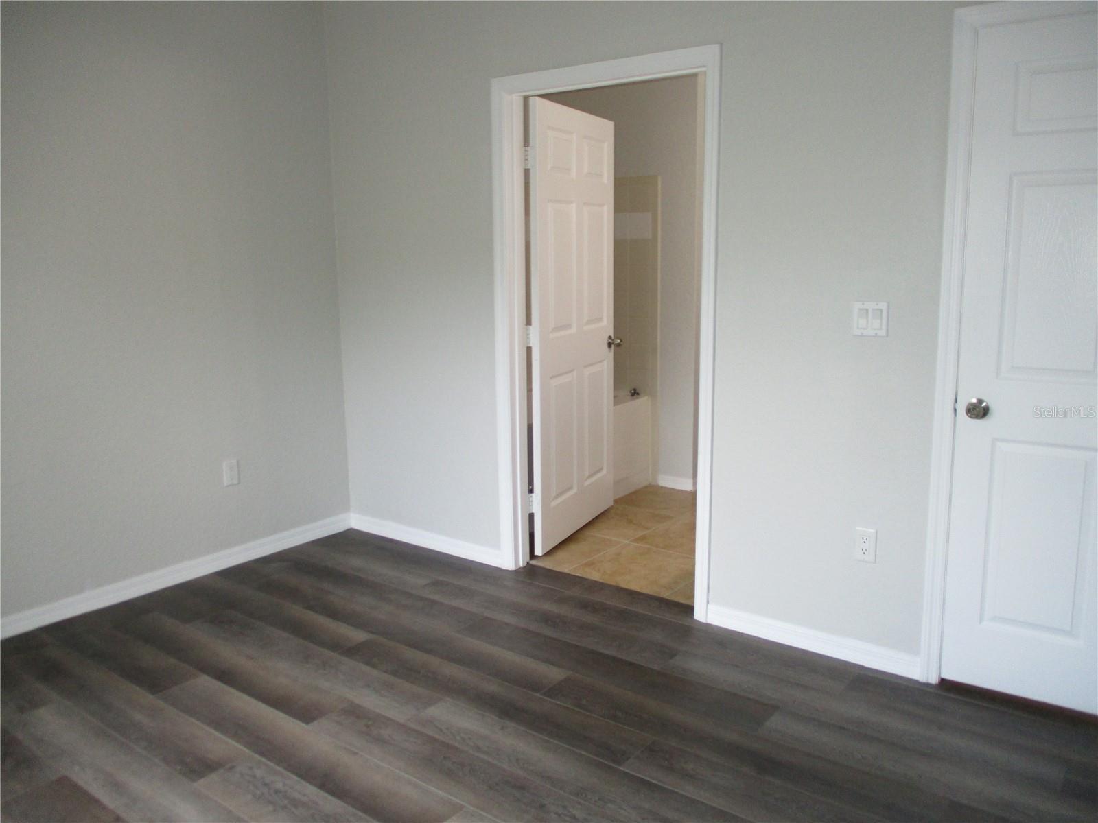 Image 13 of 28 For 6055 Westgate Drive 523