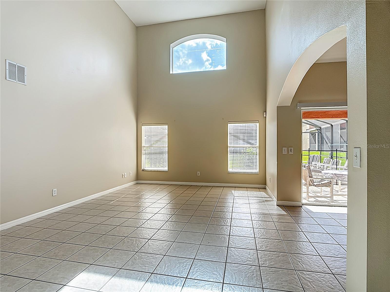 Image 12 of 60 For 132 Cordova Avenue