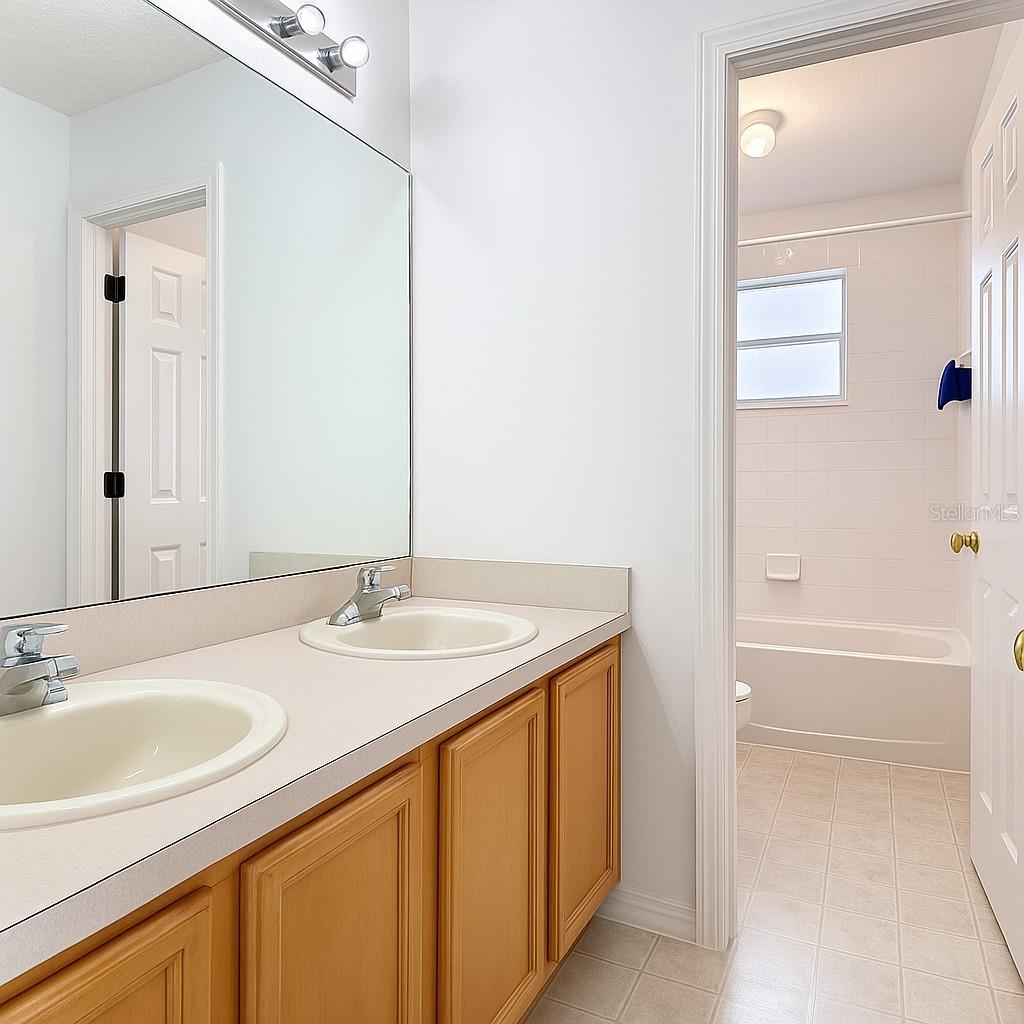 Image 14 of 38 For 401 Bloomfield Drive