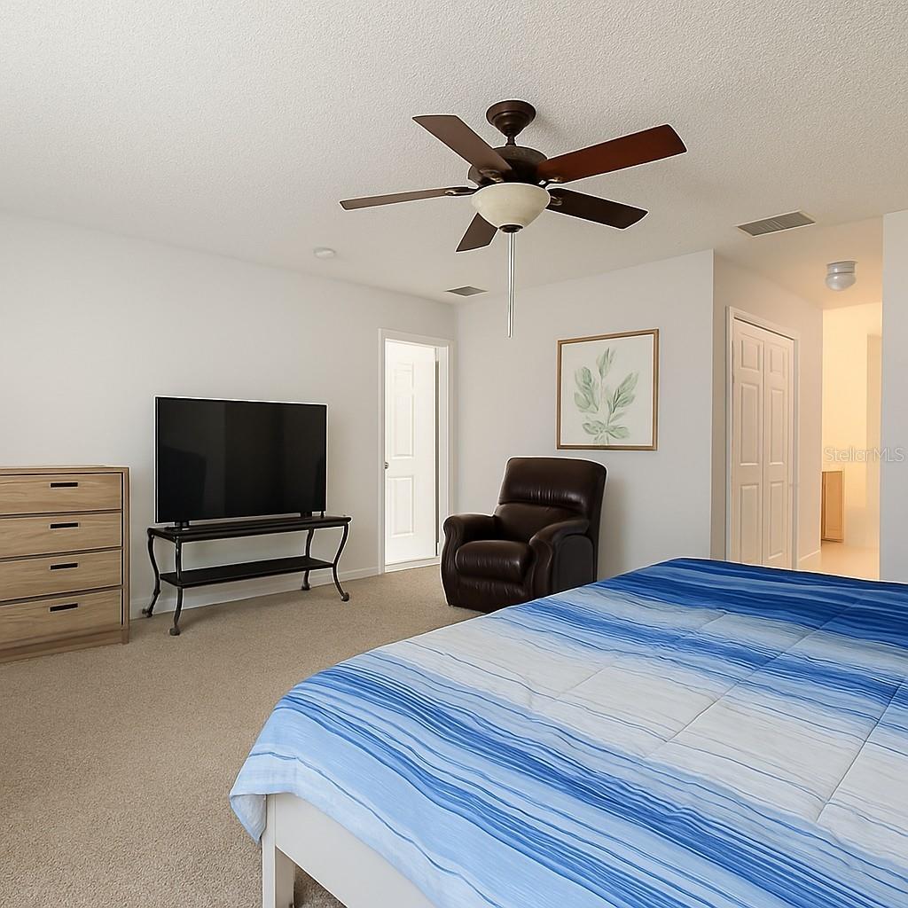 Image 20 of 38 For 401 Bloomfield Drive