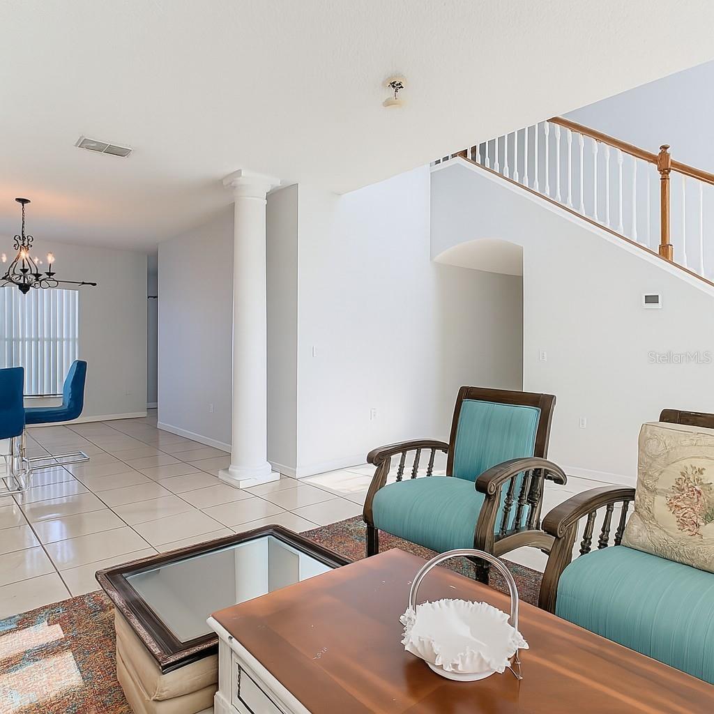 Image 4 of 38 For 401 Bloomfield Drive