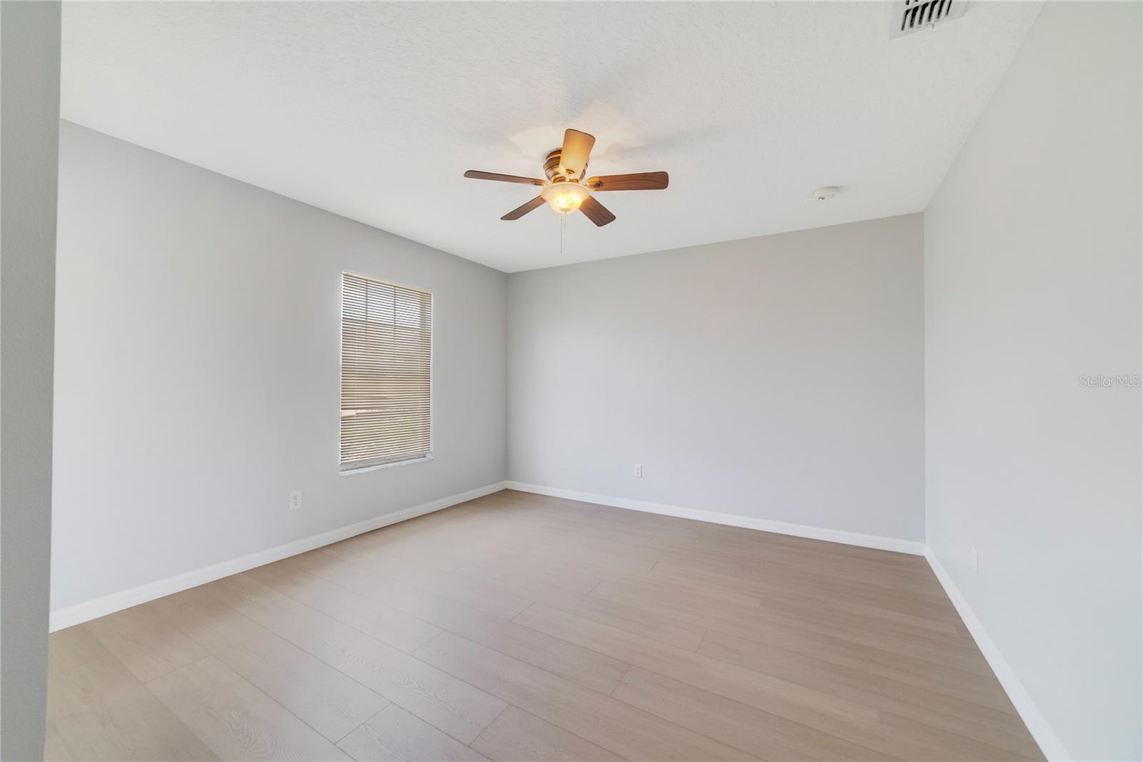 Image 11 of 29 For 2298 The Oaks Boulevard