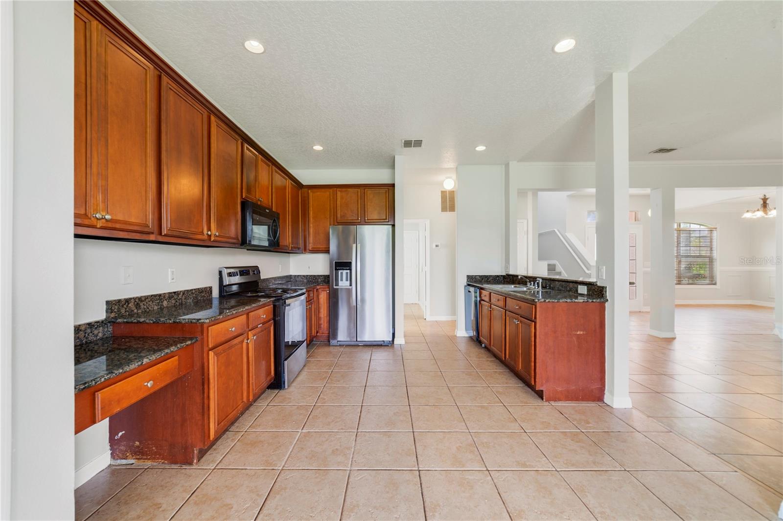 Image 4 of 29 For 2298 The Oaks Boulevard
