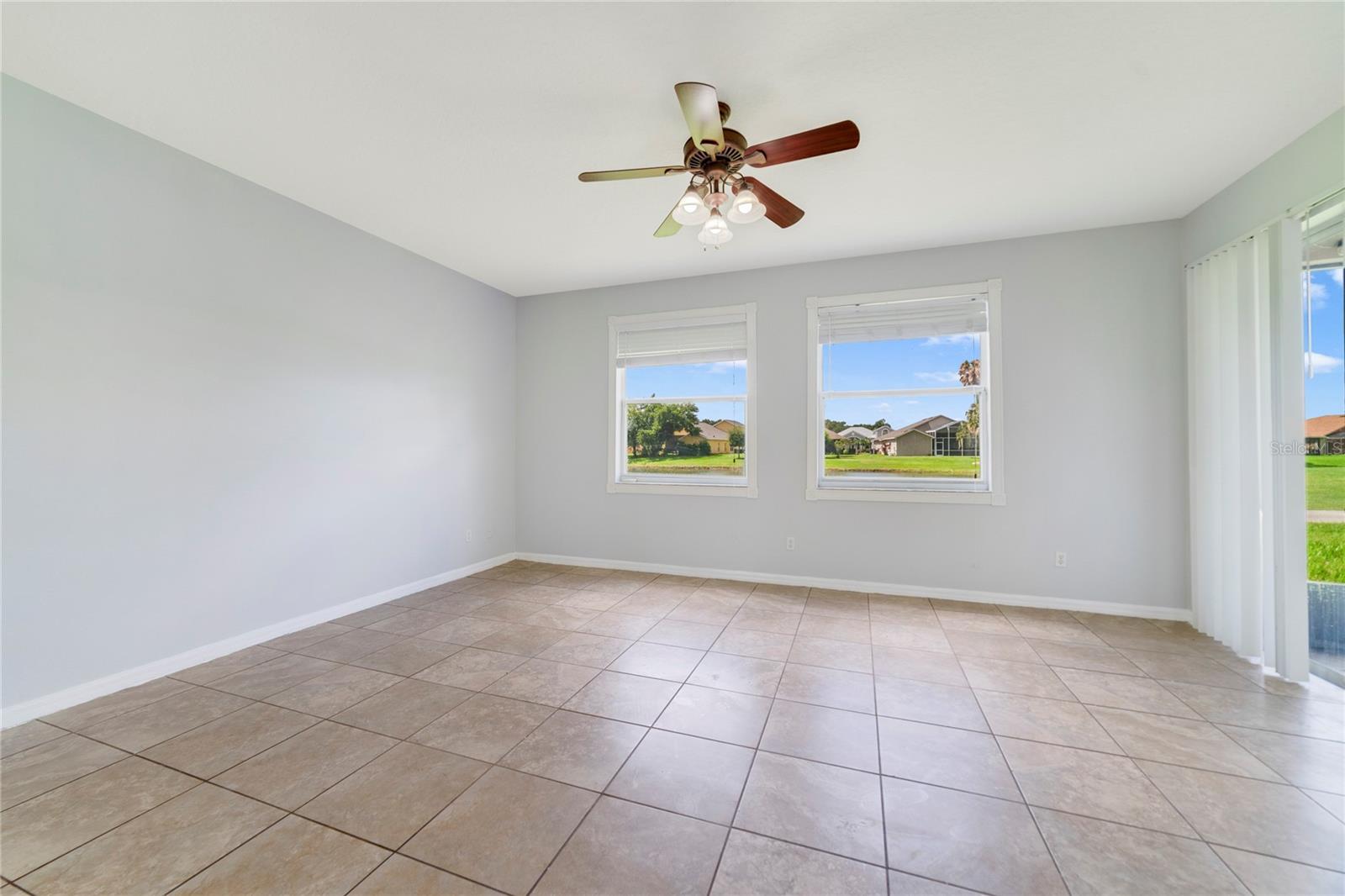 Image 8 of 29 For 2298 The Oaks Boulevard
