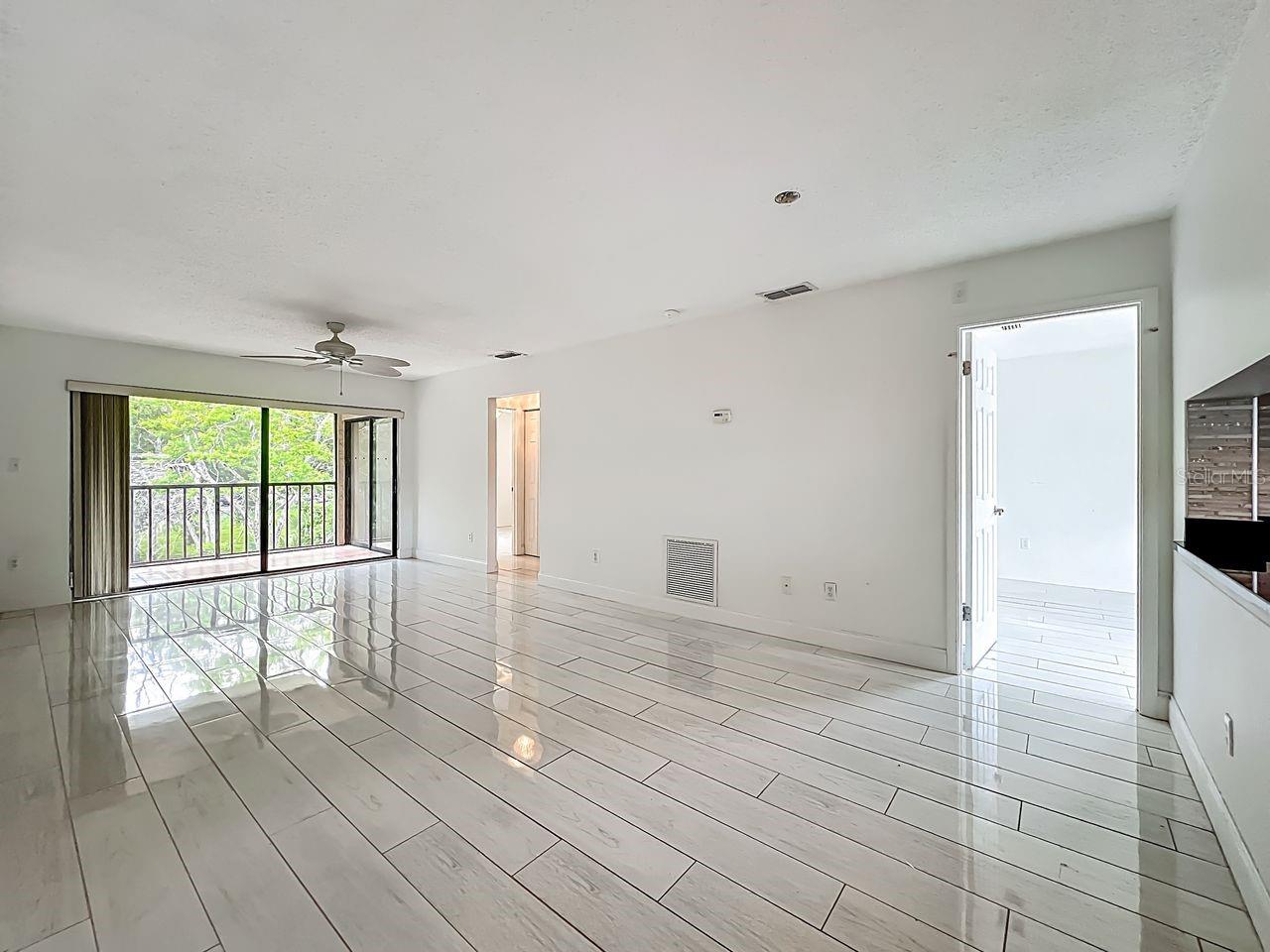 Image 15 of 65 For 6140 Burnside Circle 204