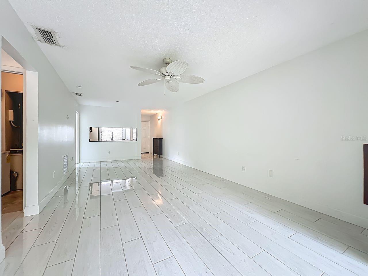Image 17 of 65 For 6140 Burnside Circle 204