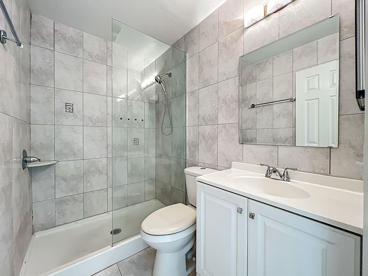 Image 23 of 65 For 6140 Burnside Circle 204