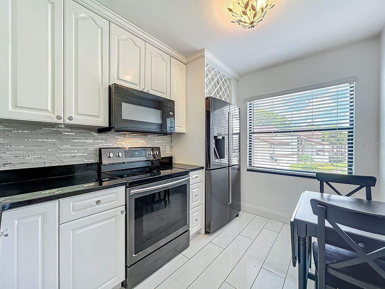 Image 7 of 65 For 6140 Burnside Circle 204