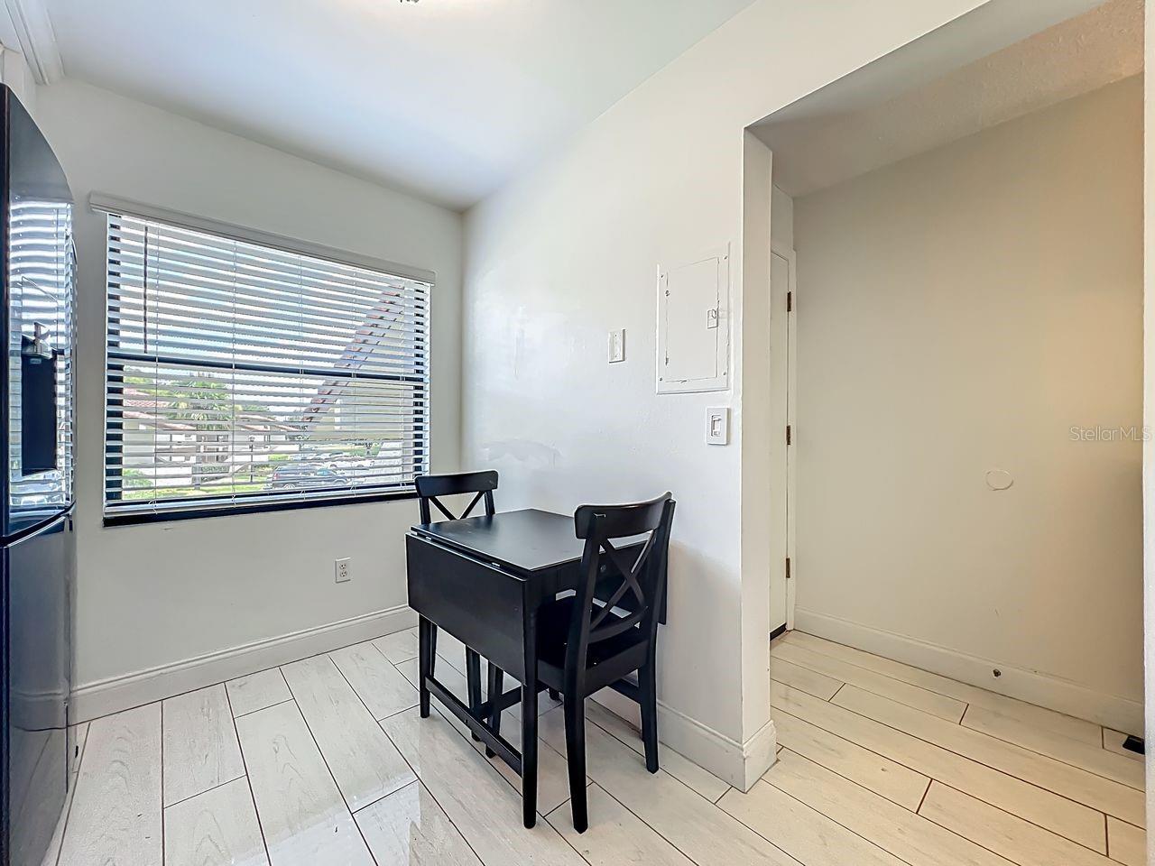 Image 8 of 65 For 6140 Burnside Circle 204