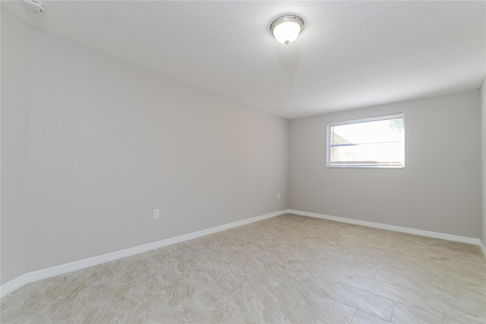 Image 12 of 16 For 2472 Waneta Drive
