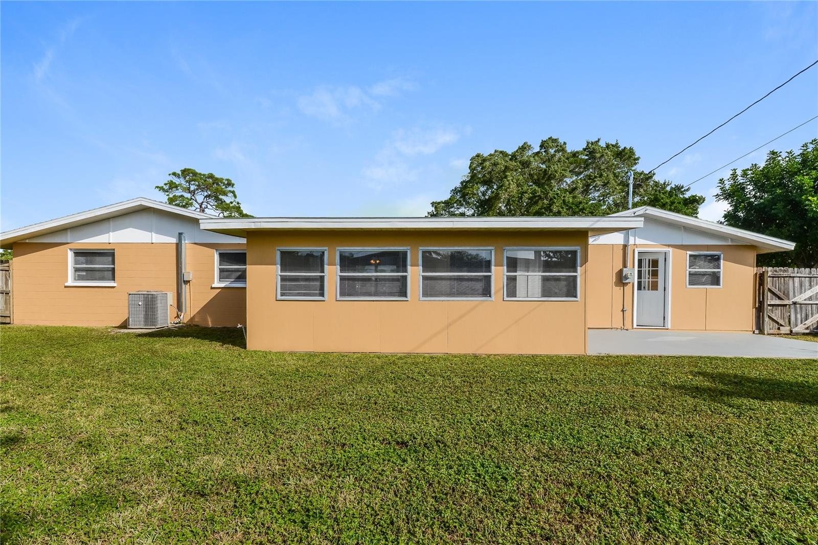 Image 16 of 16 For 2472 Waneta Drive