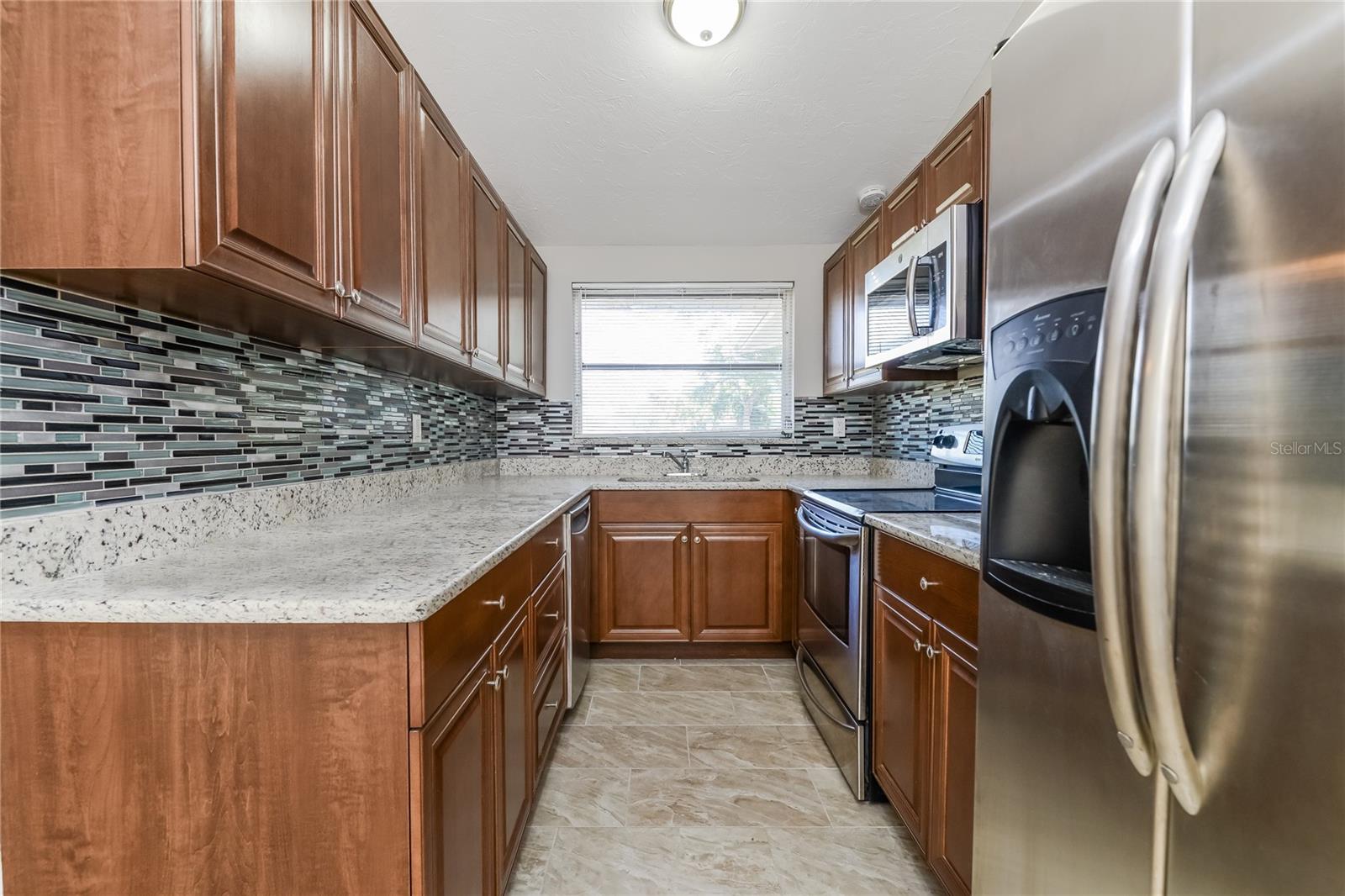 Image 4 of 16 For 2472 Waneta Drive