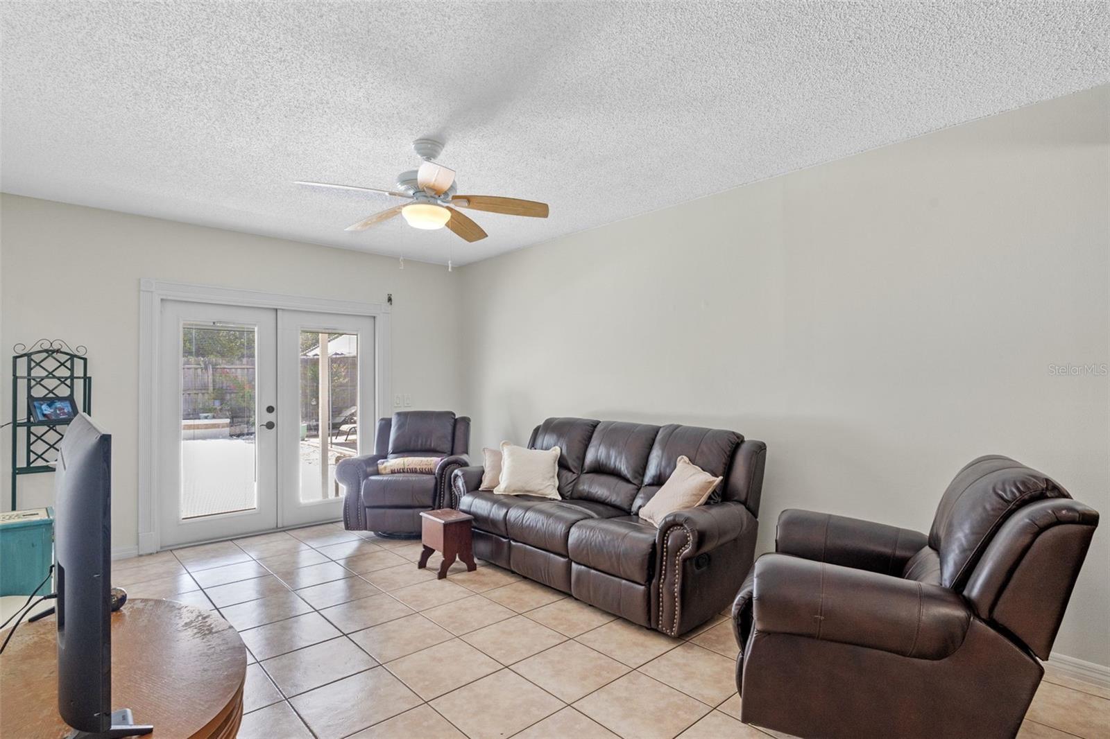 Image 18 of 53 For 5630 Spring Run Avenue