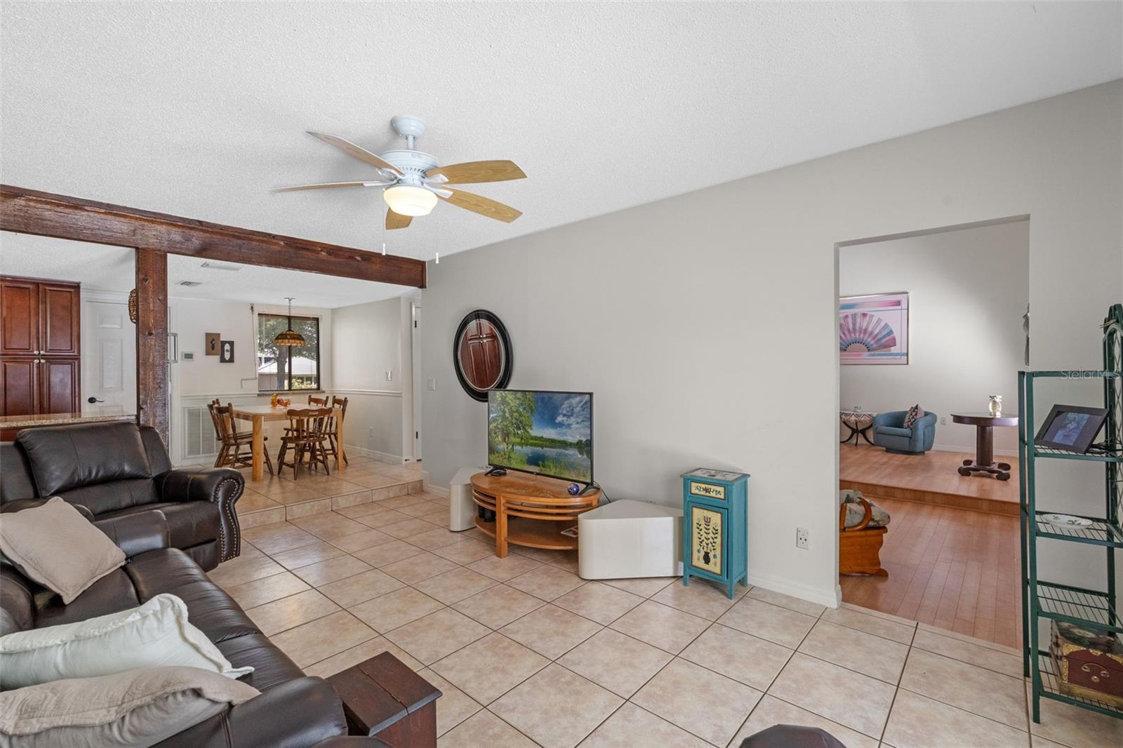 Image 19 of 53 For 5630 Spring Run Avenue