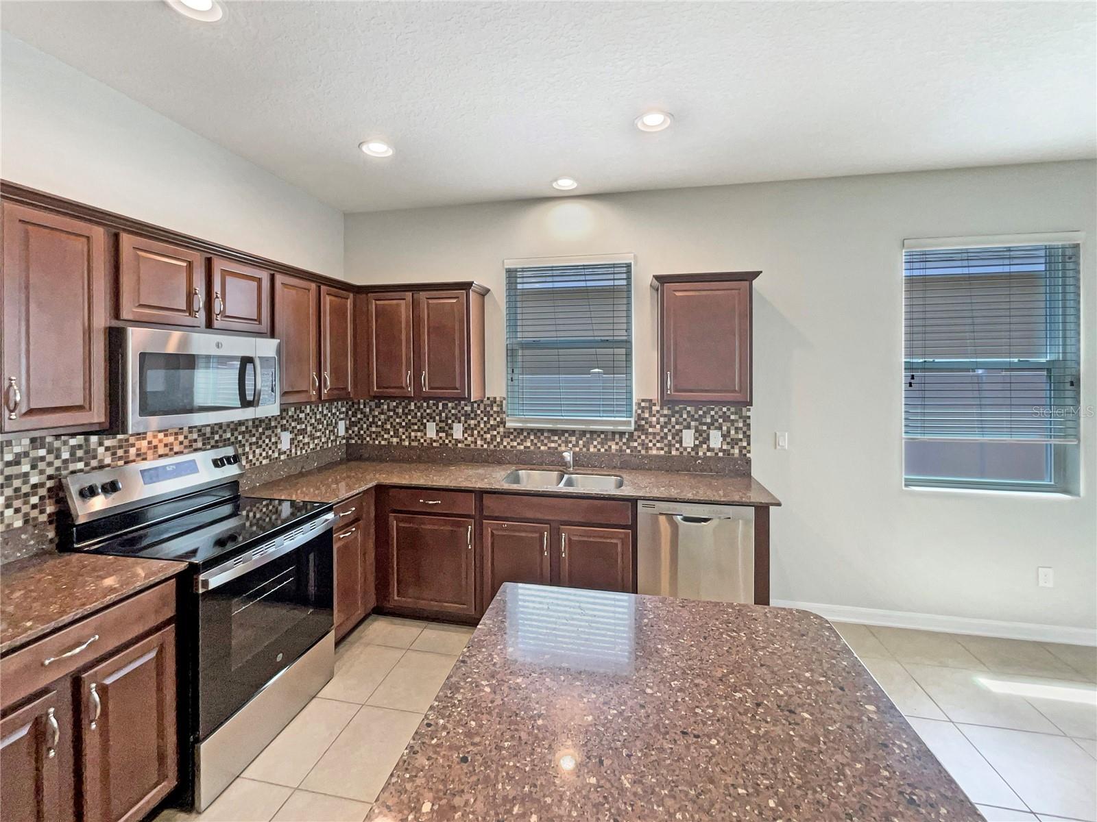Image 14 of 31 For 2587 Isabela Terrace