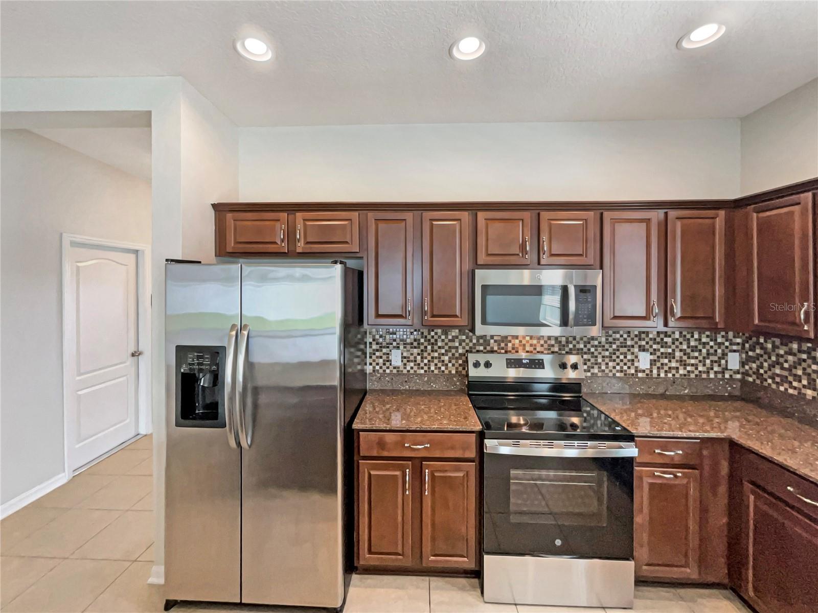 Image 16 of 31 For 2587 Isabela Terrace