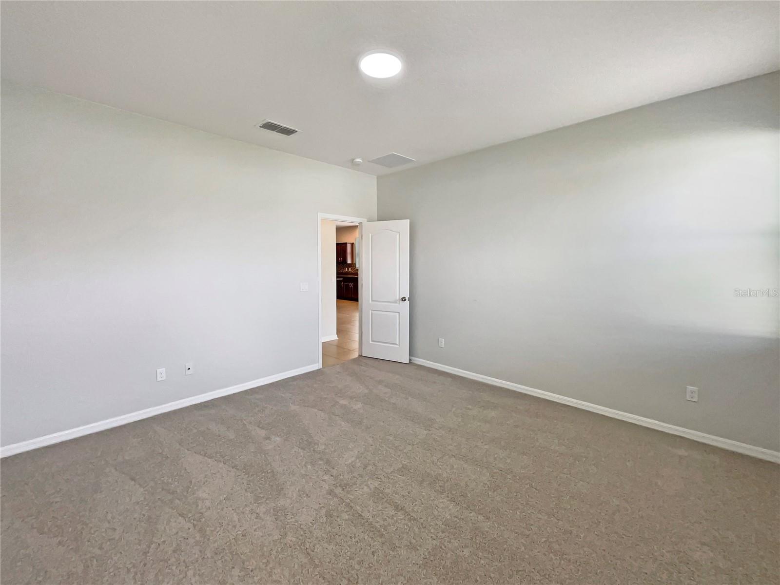 Image 19 of 31 For 2587 Isabela Terrace