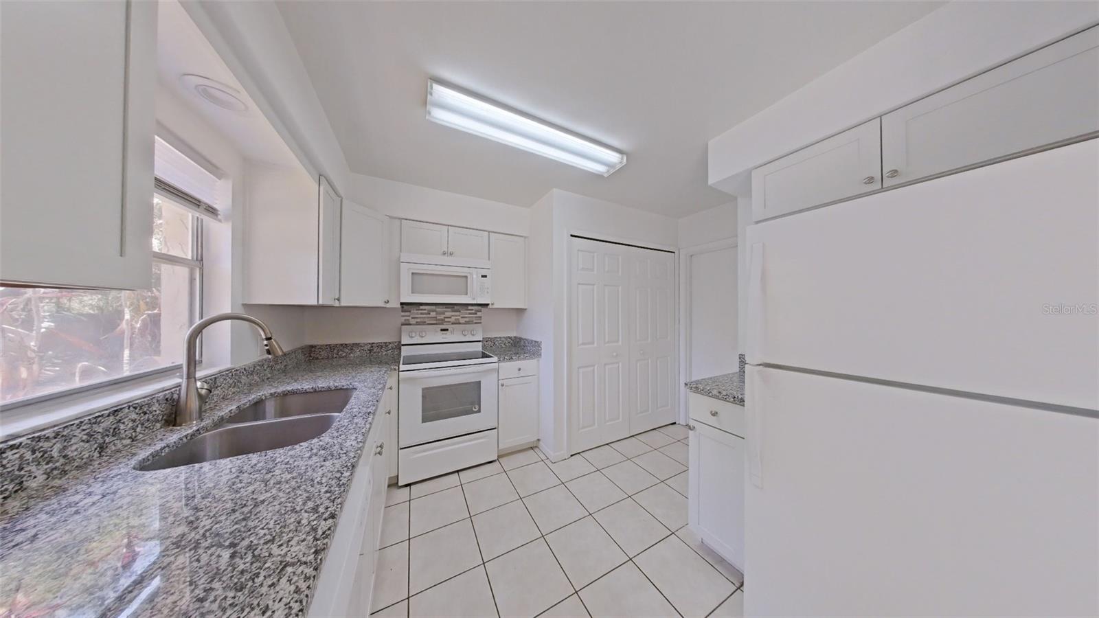 Image 4 of 10 For 3127 Center Street