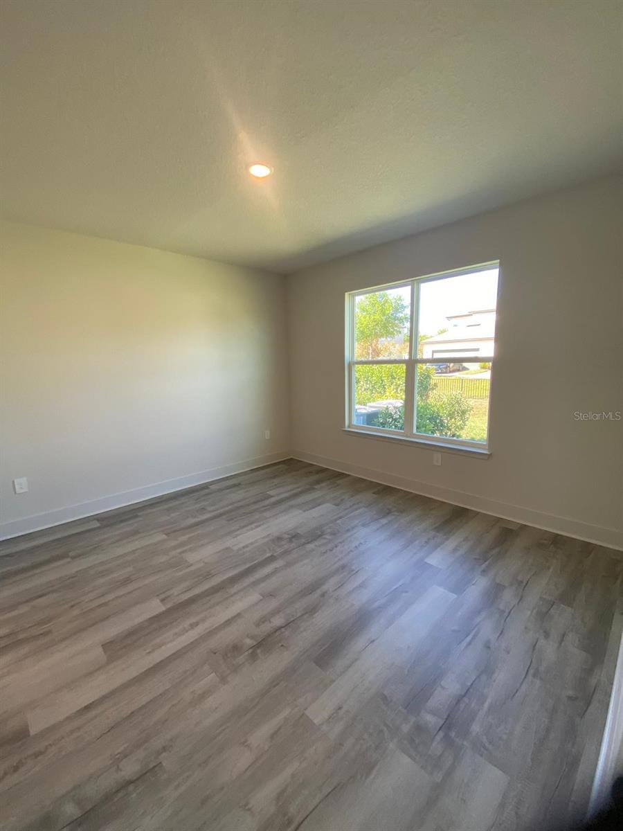 Image 7 of 15 For 9493 Emerald Berry Drive