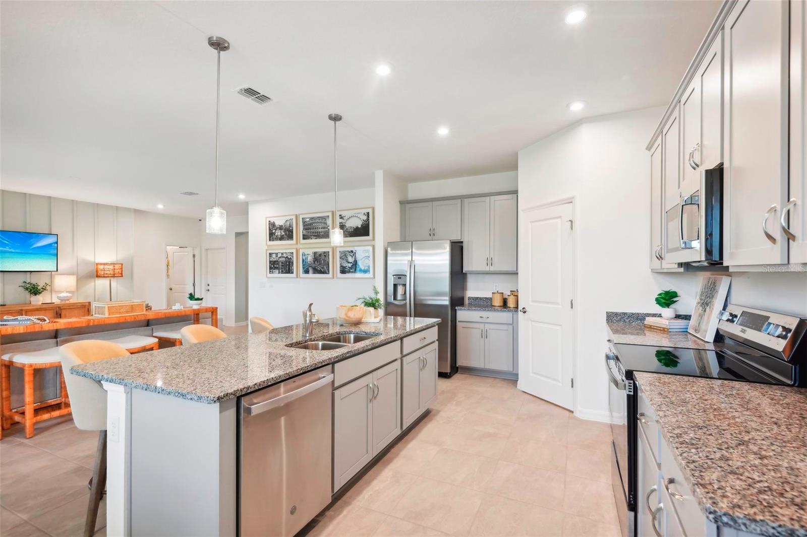 Image 10 of 47 For 12903 Trovita Drive