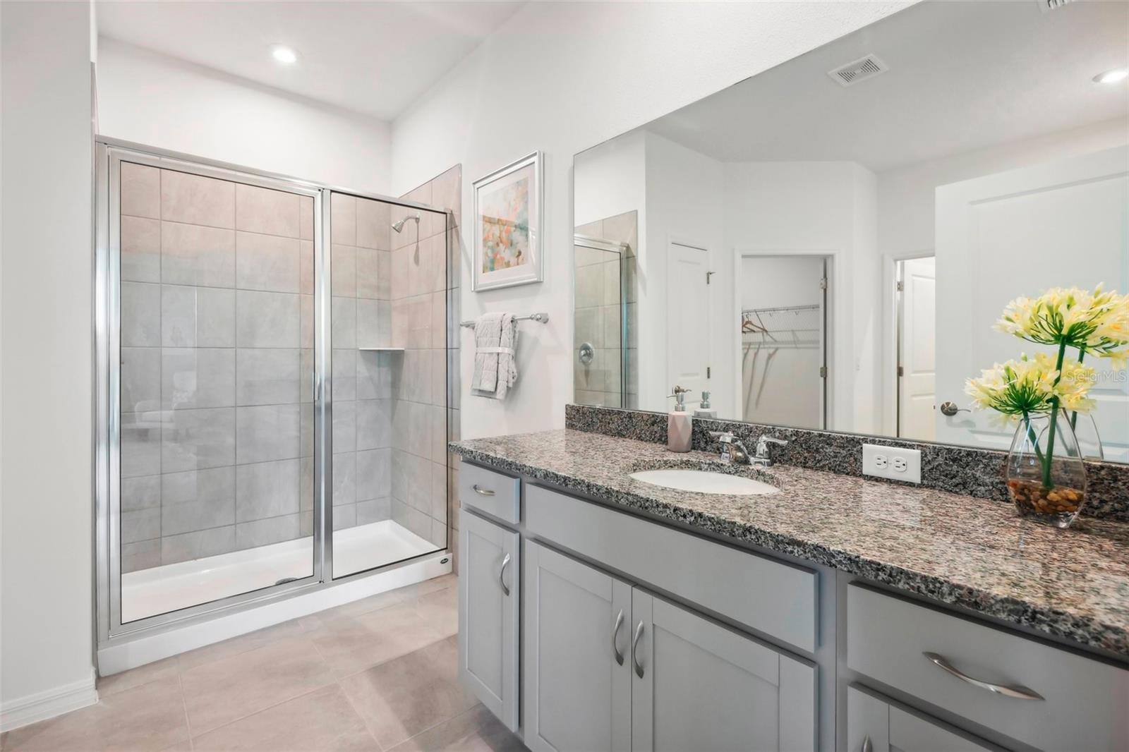 Image 18 of 47 For 12903 Trovita Drive