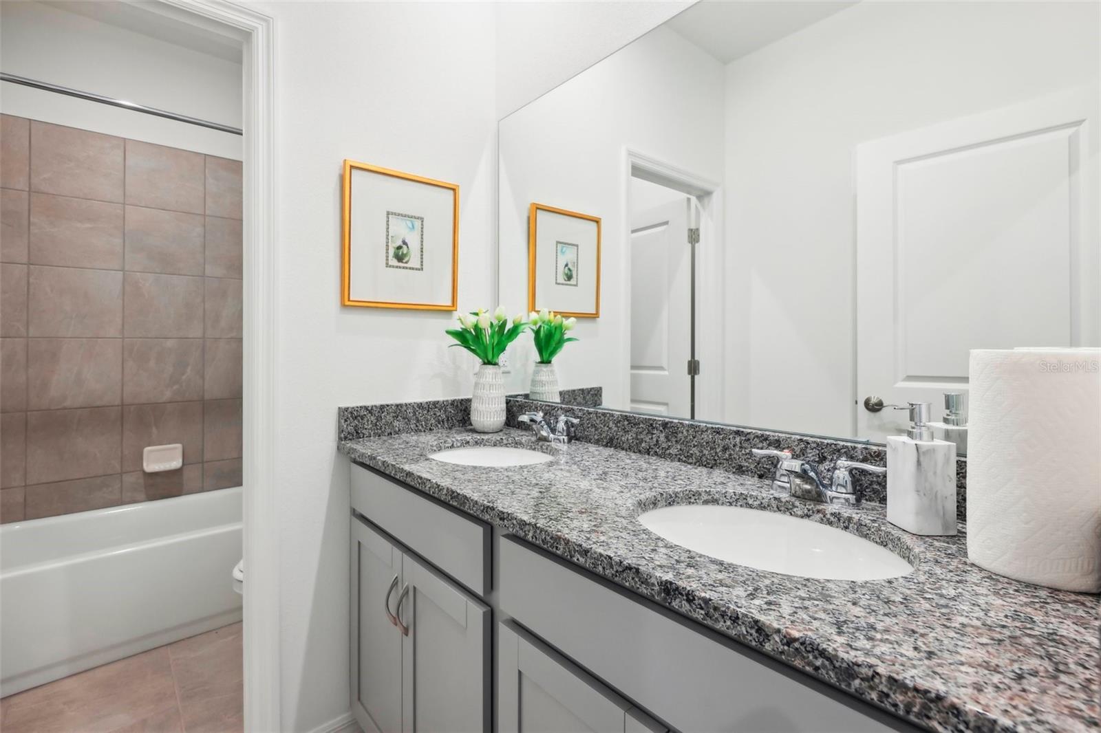 Image 23 of 47 For 12903 Trovita Drive