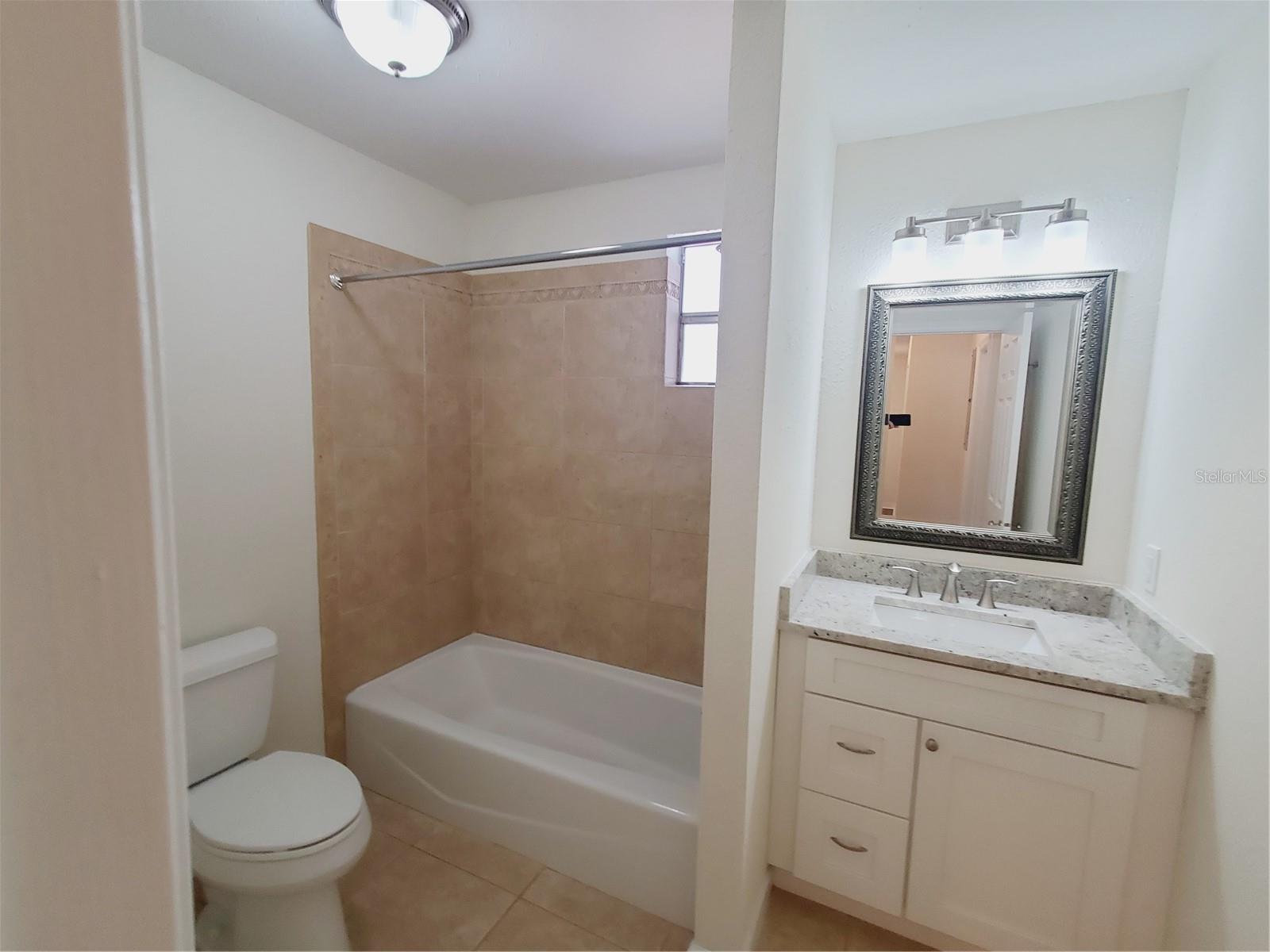 Image 24 of 33 For 843 Canovia Avenue