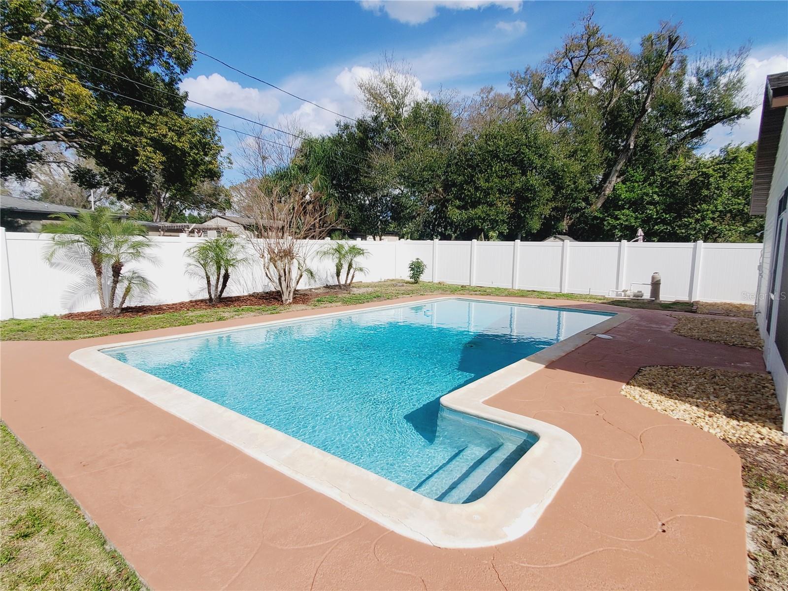 Image 3 of 33 For 843 Canovia Avenue