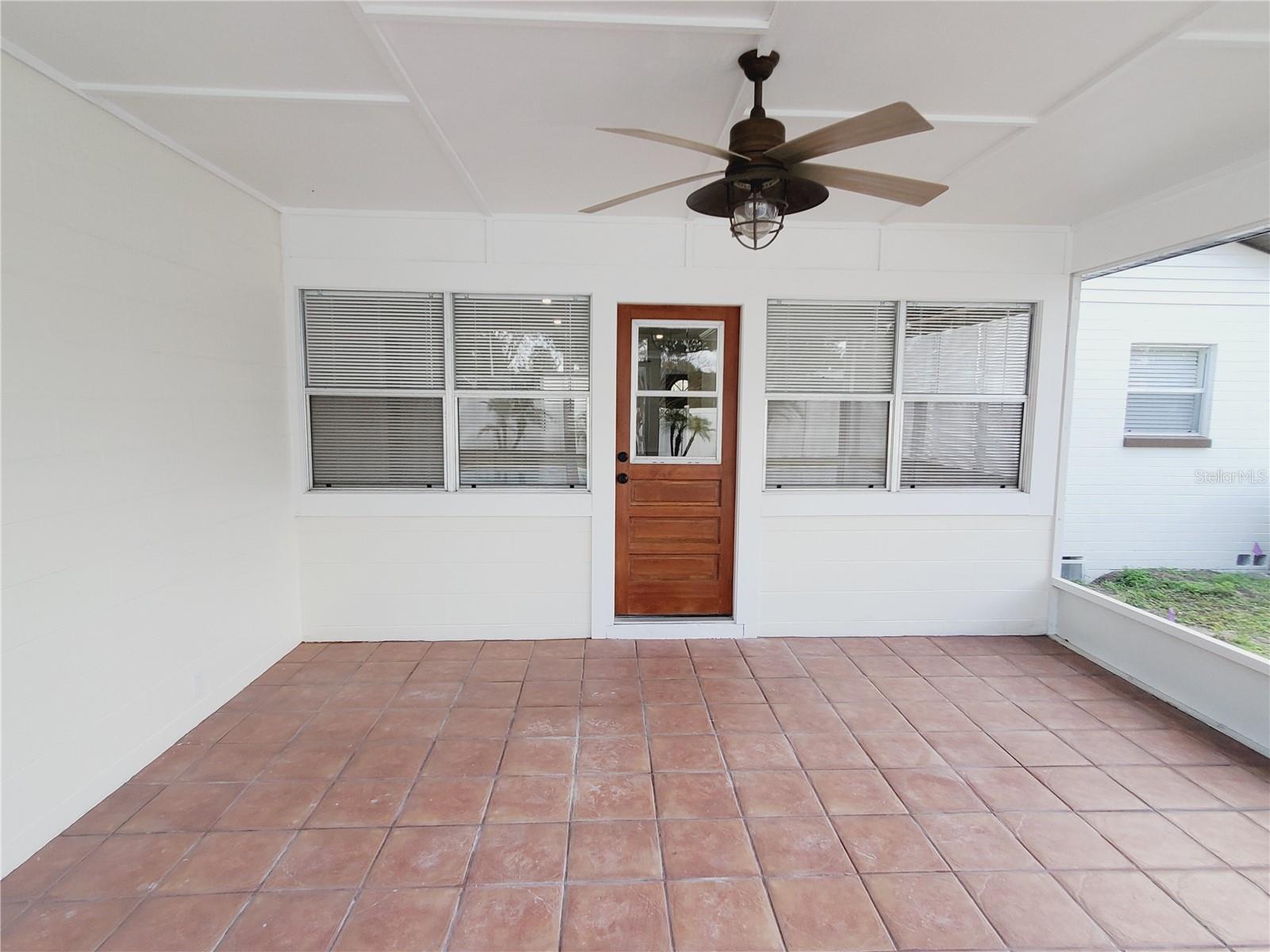 Image 31 of 33 For 843 Canovia Avenue
