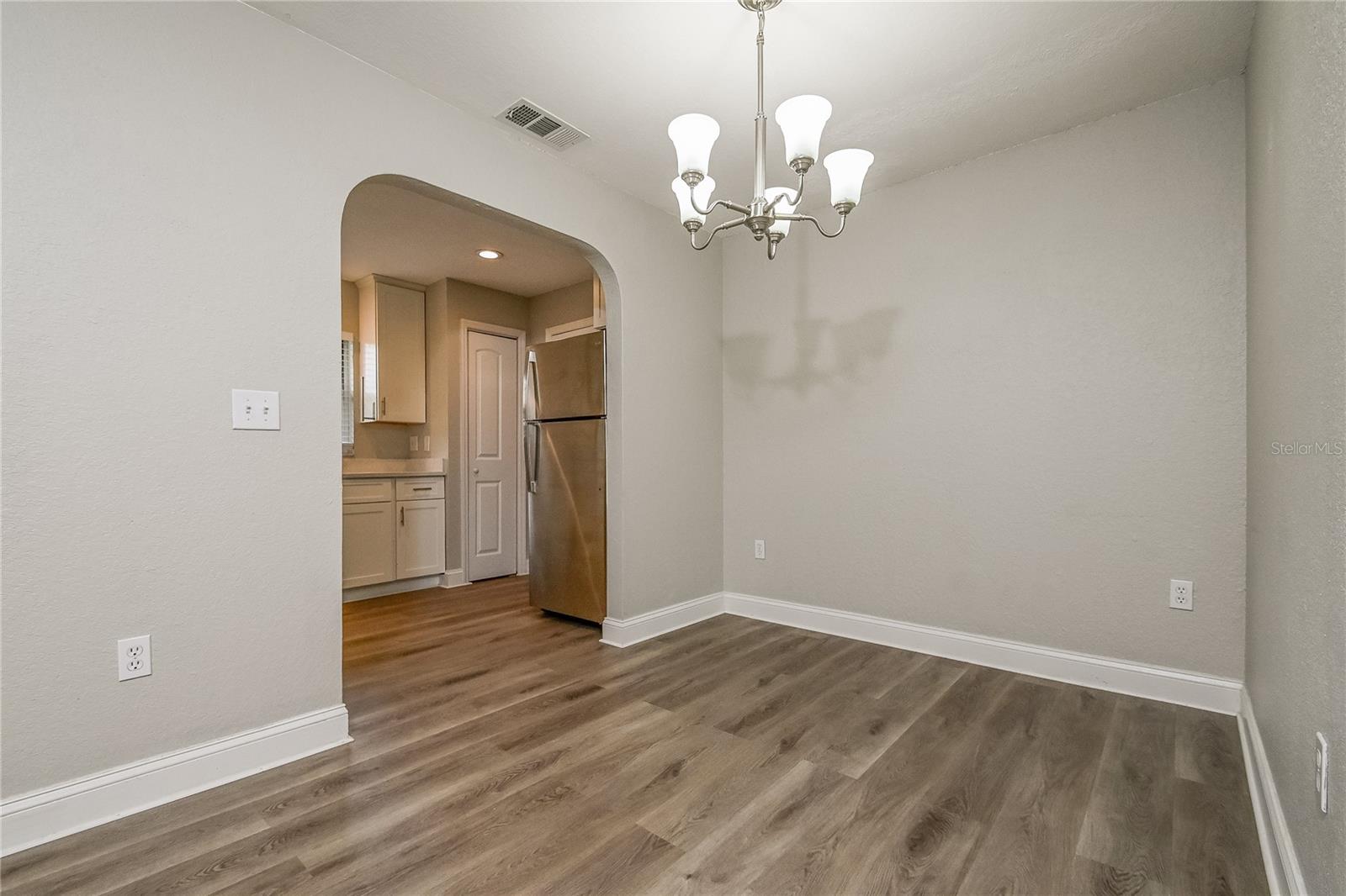 Image 5 of 16 For 2330 Northview Drive