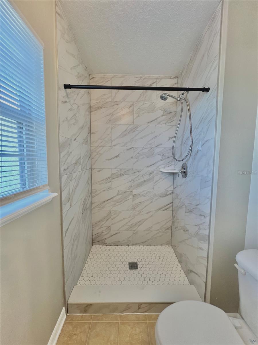 Image 14 of 20 For 1418 Sarasota Drive