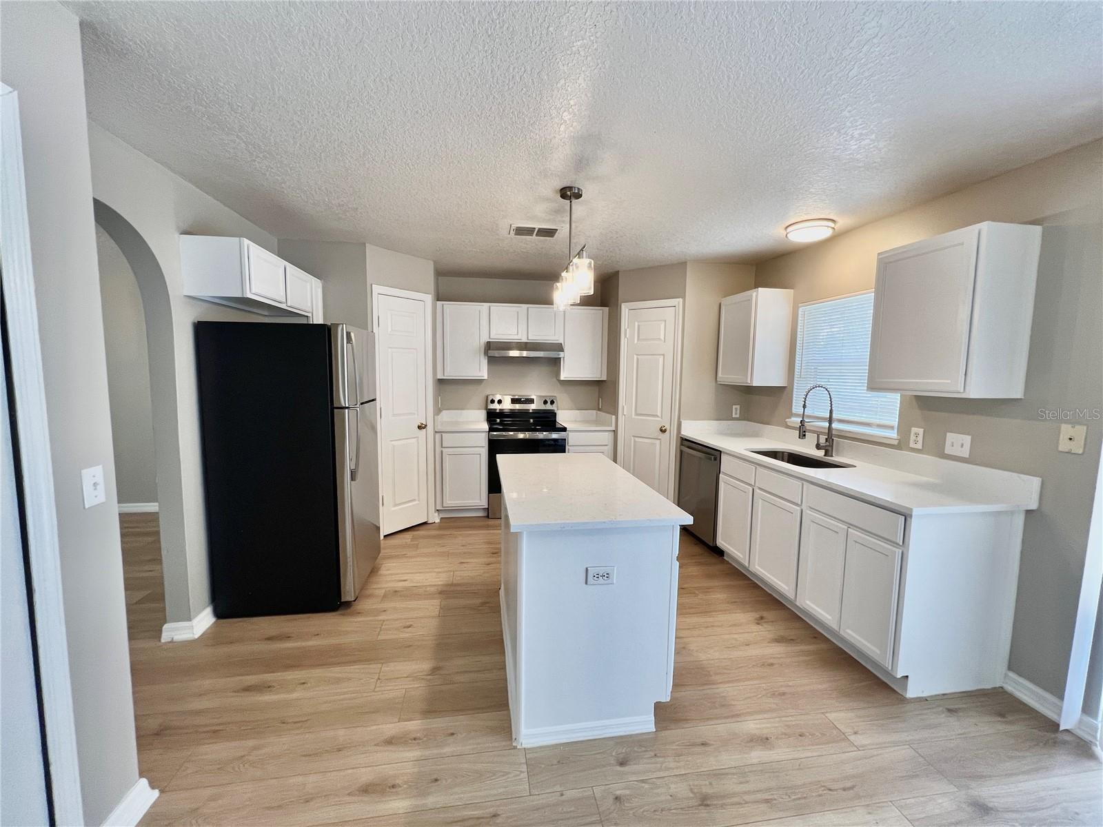 Image 5 of 20 For 1418 Sarasota Drive