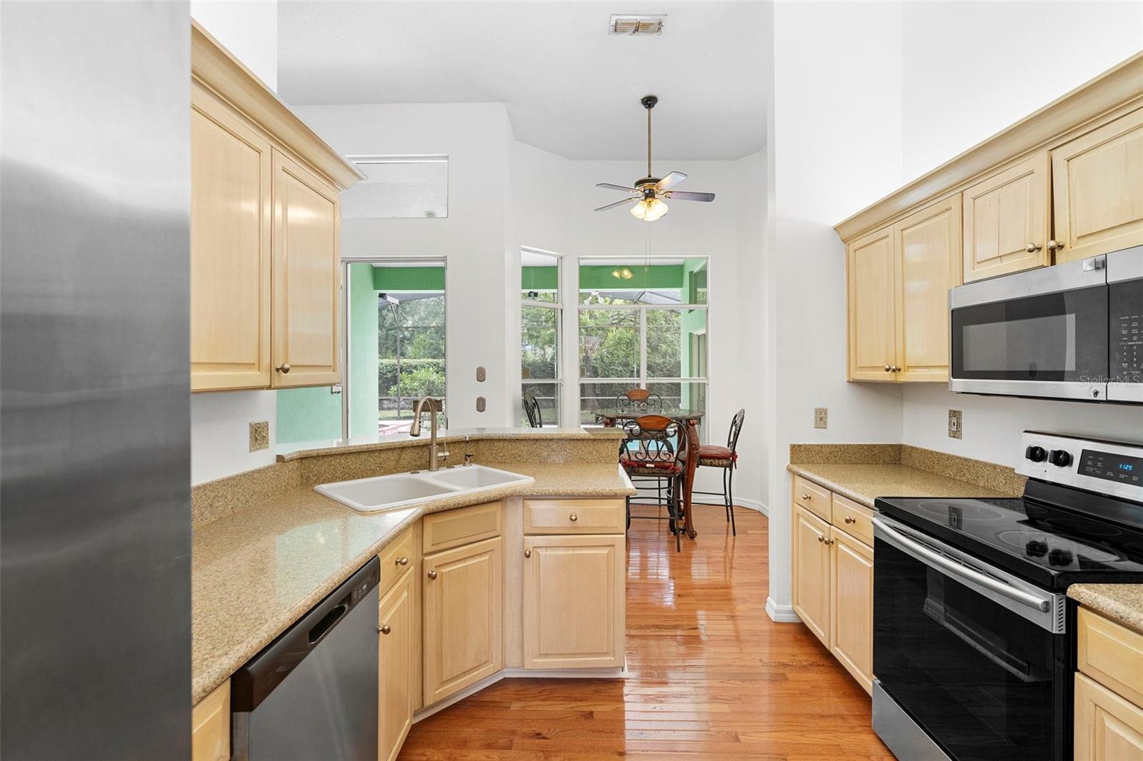 Image 12 of 39 For 8525 Buckley Court
