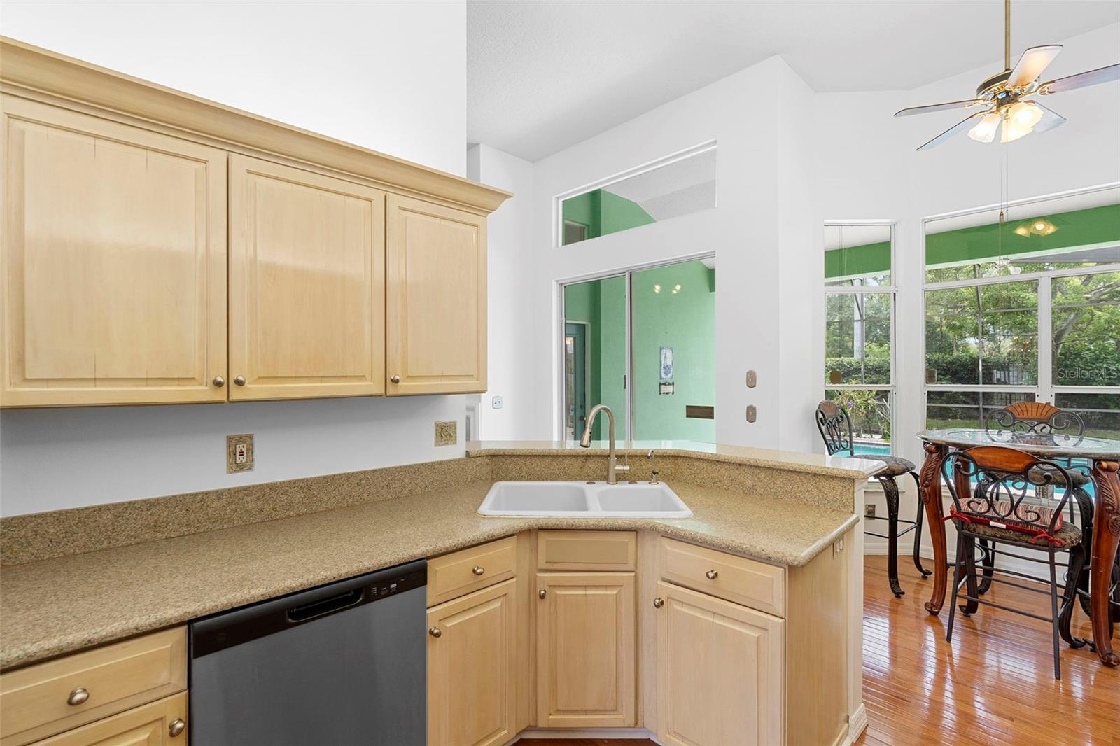 Image 14 of 39 For 8525 Buckley Court
