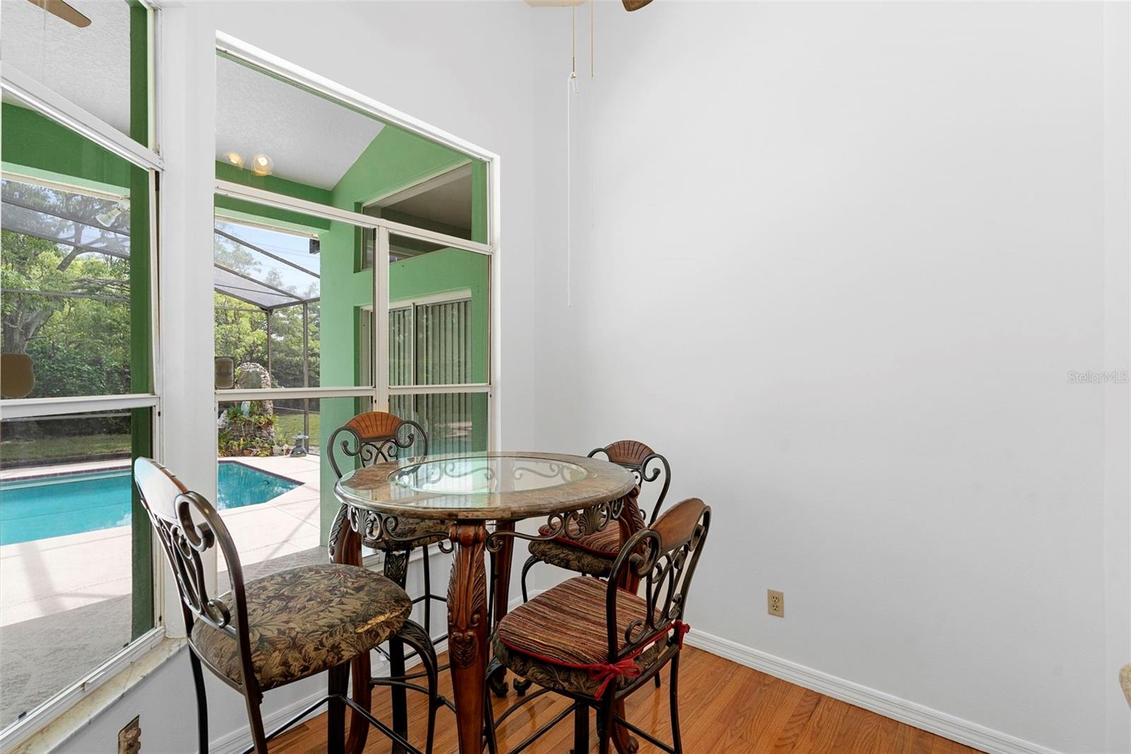 Image 16 of 39 For 8525 Buckley Court