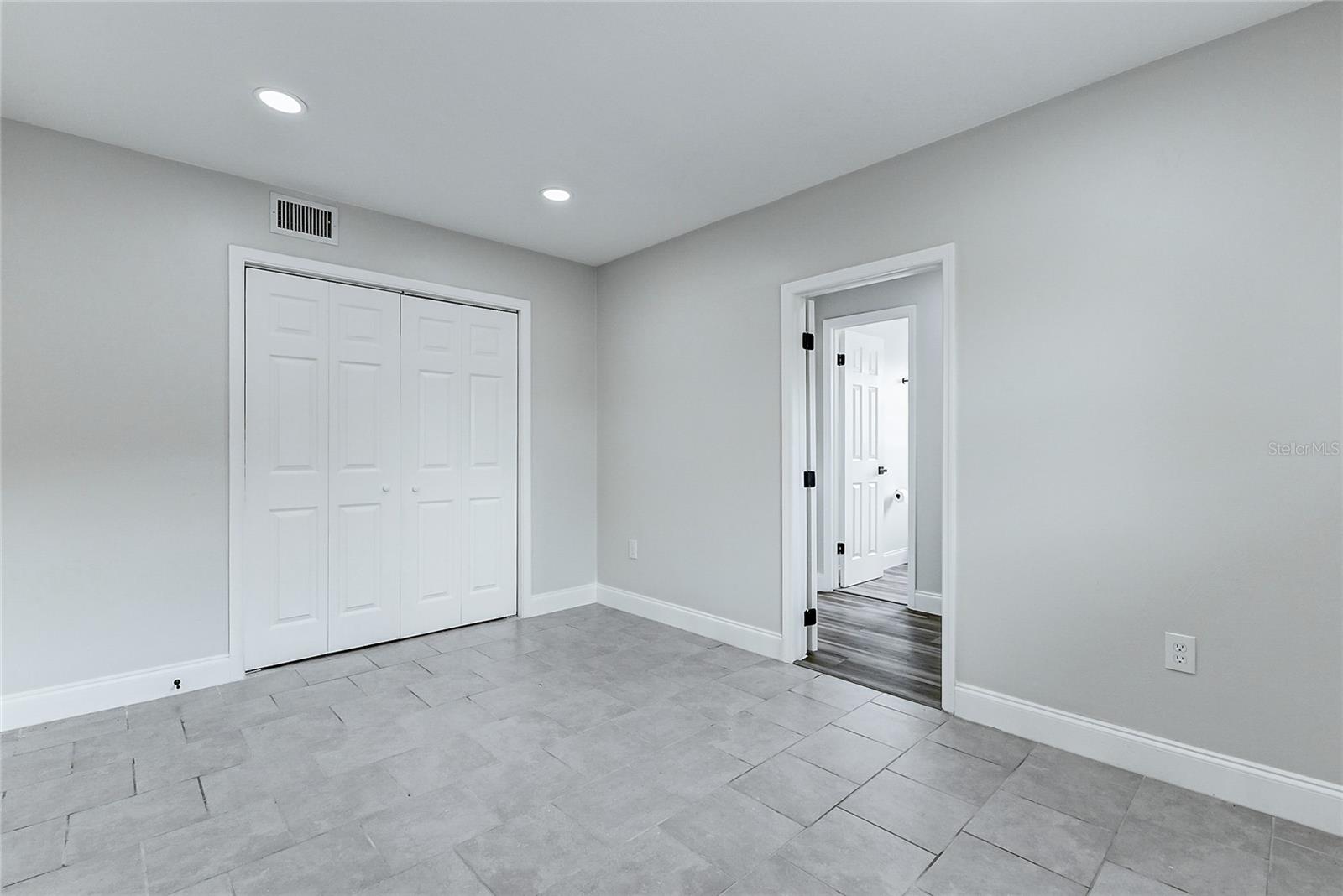 Image 14 of 16 For 1928 3rd Street Ne