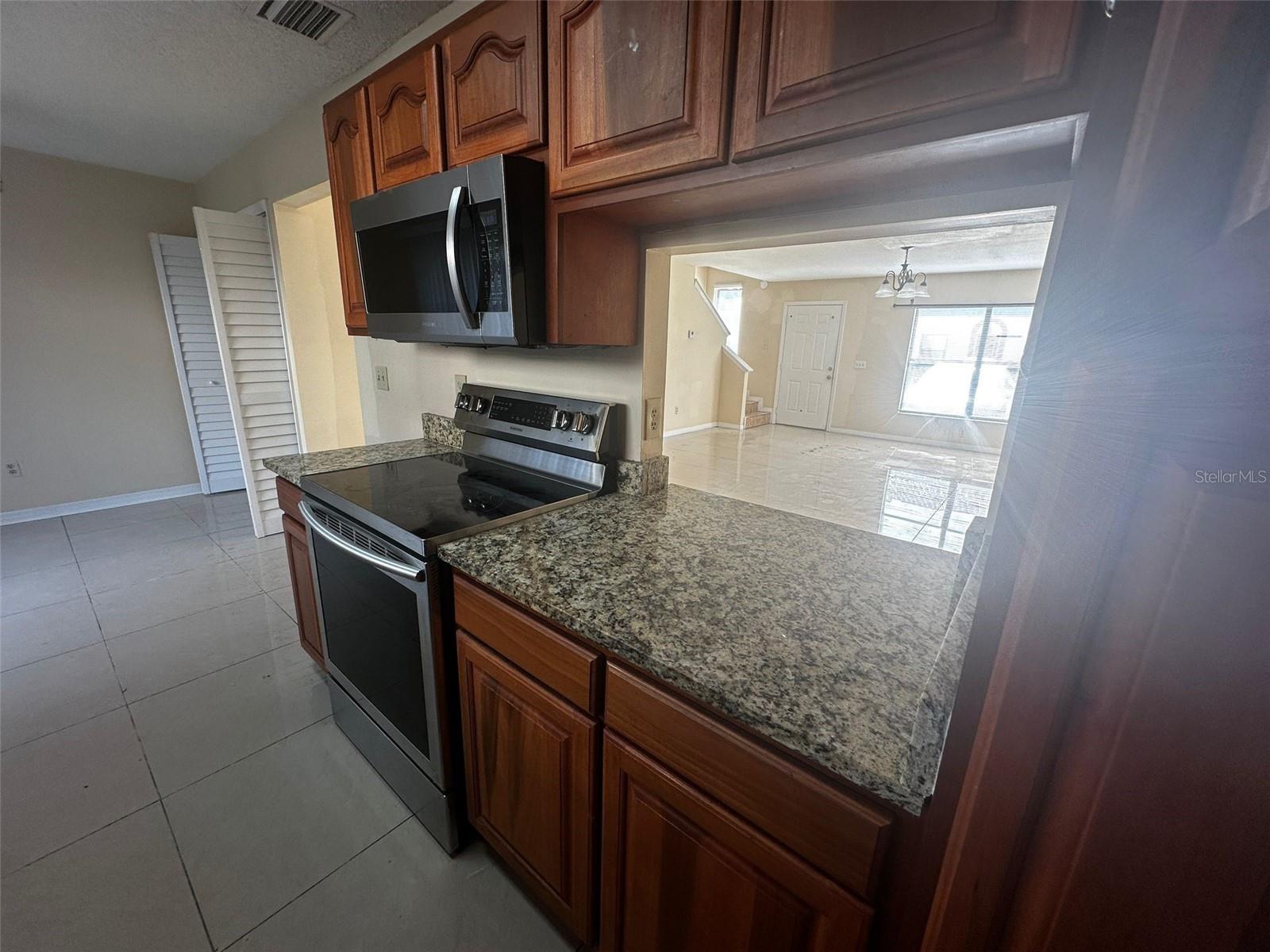 Image 7 of 27 For 1608 Long Ridge Court 274