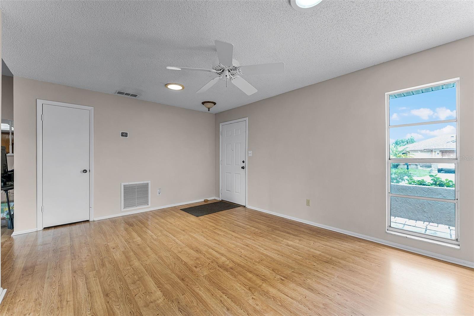 Image 11 of 49 For 1384 La Paloma Circle