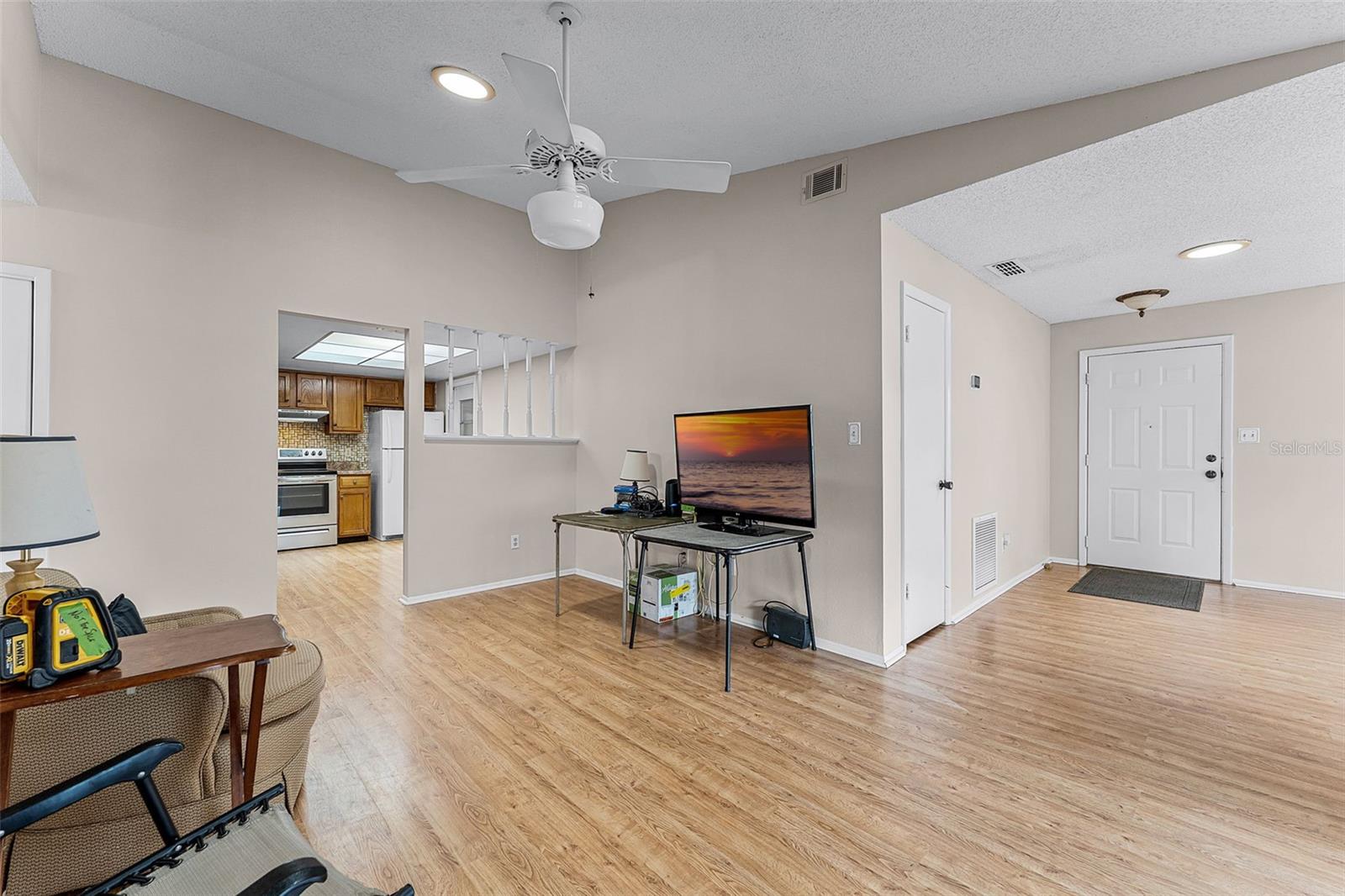 Image 13 of 49 For 1384 La Paloma Circle