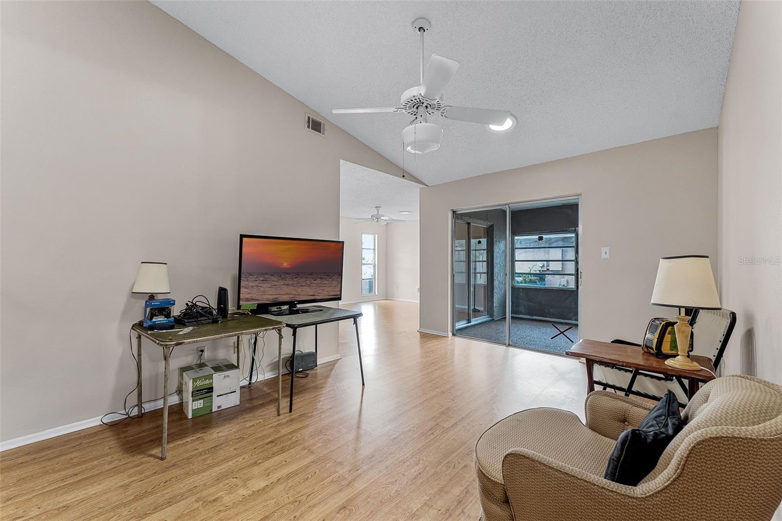 Image 14 of 49 For 1384 La Paloma Circle