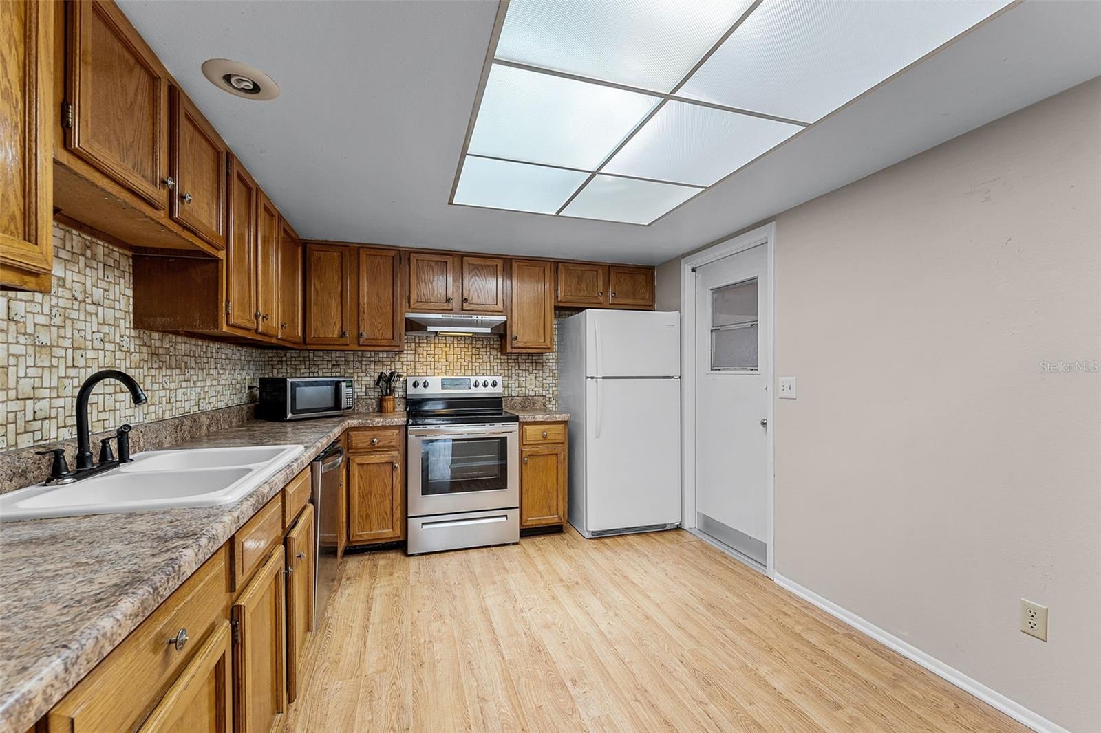 Image 15 of 49 For 1384 La Paloma Circle