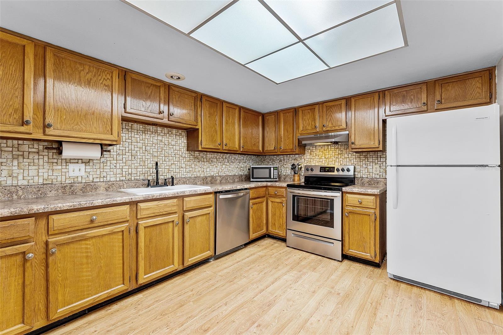 Image 17 of 49 For 1384 La Paloma Circle